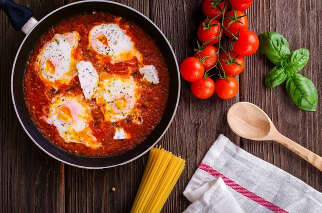 The Hostel Kitchen or: Why Cooking while Travelling is Terrible
